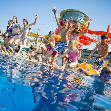 Familien Chalet Mit Direktem Bademantelgang Zur Therme Lutzmannsburg Exteriör bild